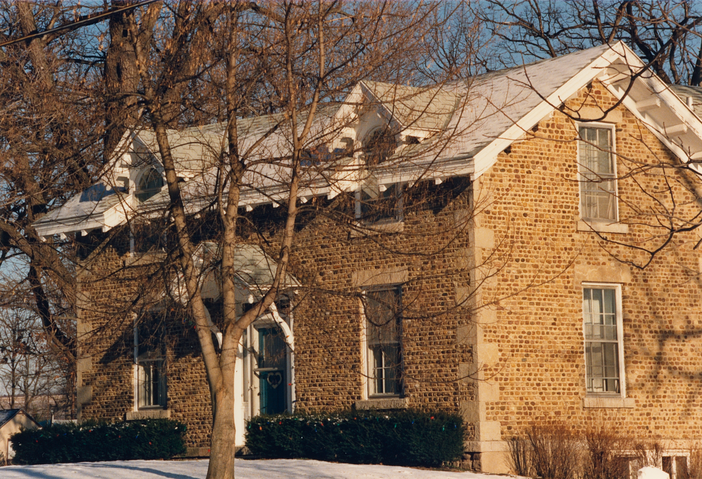 Gen-2 4907 W Lake Rd 3